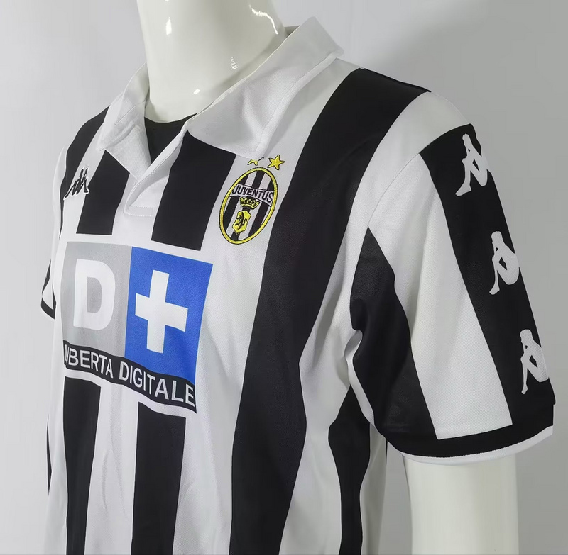 99-00 Juventus home